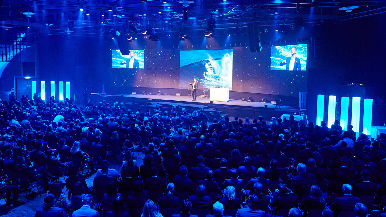 The CSP® Keynote Speaker in Washington: Top Speaker Dr. Ilgen Rocks the Stage